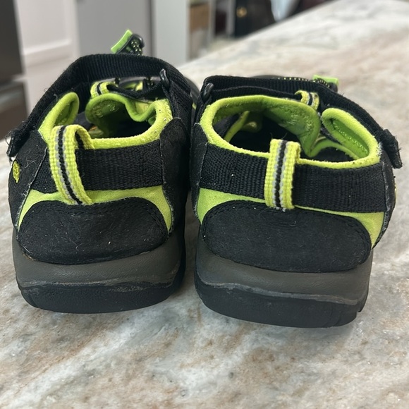 Keen Black & Green Hiking Sandals Outdoor Waterproof Shoes Size 6 - Picture 6 of 10